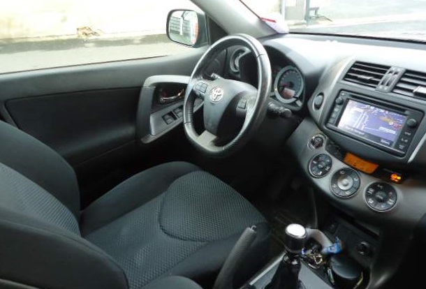Left hand drive TOYOTA RAV 4 150 D4D FAP LIMITED EDITION 2x4 FRENCH REGISTERED